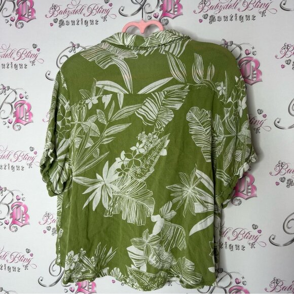 Patrons of peace tee tshirt flowy boho Green Floral Button-Up Shirt - Picture 3 of 4